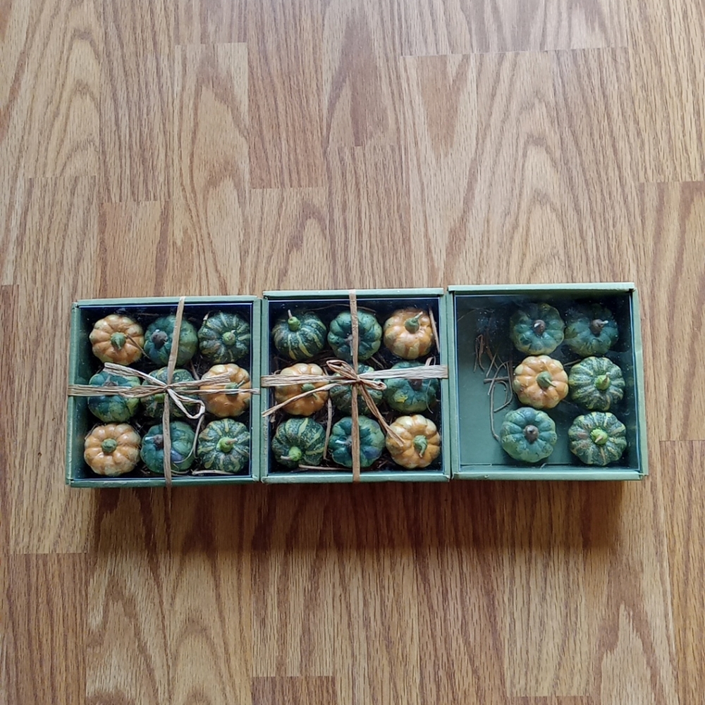 24 Crate & Barrel Floating Mini Pumpkin Candles New in box